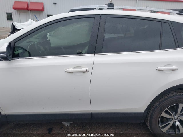 2018 TOYOTA RAV4 XLE VIN: JTMWFREV2JJ729193
