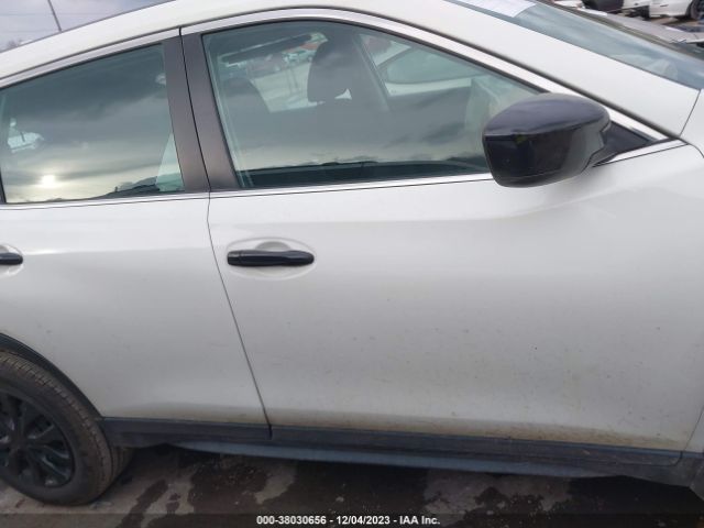 5N1AT2MV8HC894140 Nissan ROGUE S
