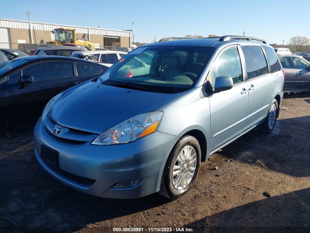 2010 TOYOTA SIENNA XLE VIN: 5TDYK4CC6AS337555