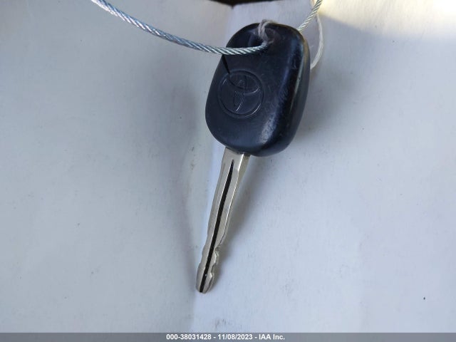 2003 TOYOTA CAMRY LE VIN: 4T1BF32K53U050814