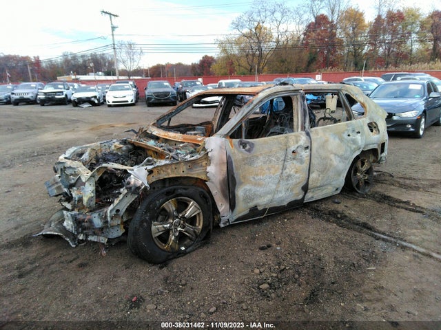 2021 TOYOTA RAV4 XLE VIN: 2T3P1RFV9MW243648