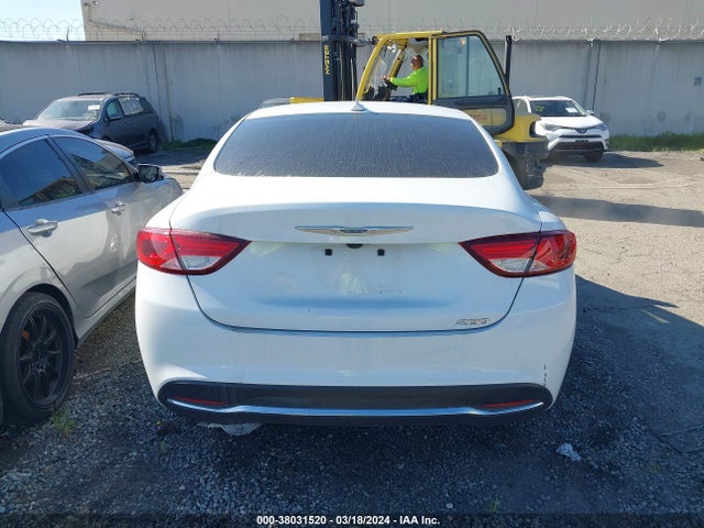 Chrysler 200 Limited Platinum 2016 1C3CCCAB3GN184695 Image 17