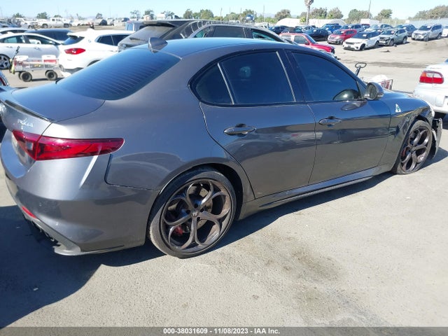 ZARFAEAV2H7549948 Alfa Romeo Giulia Quadrifoglio Rwd