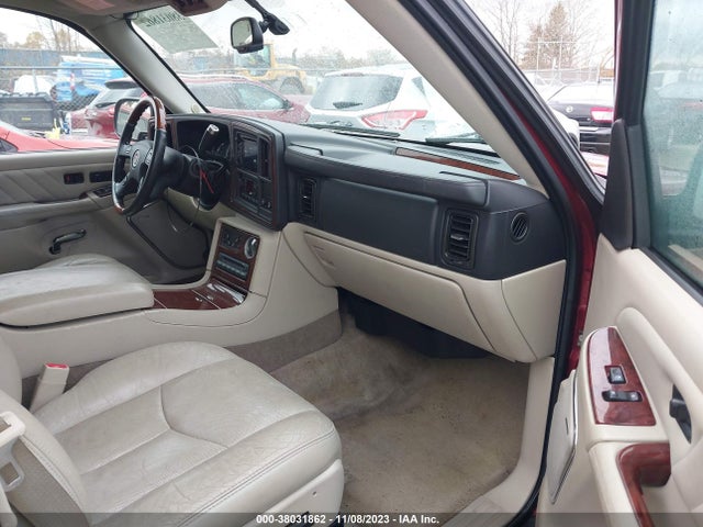 2005 CADILLAC ESCALADE ESV PLATINUM EDITION VIN: 3GYFK66N05G138161