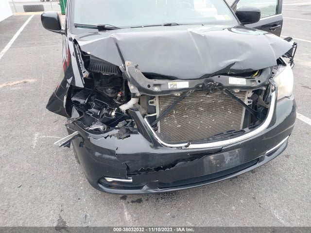 2C4RC1HG9ER109219 Chrysler Town & Country S