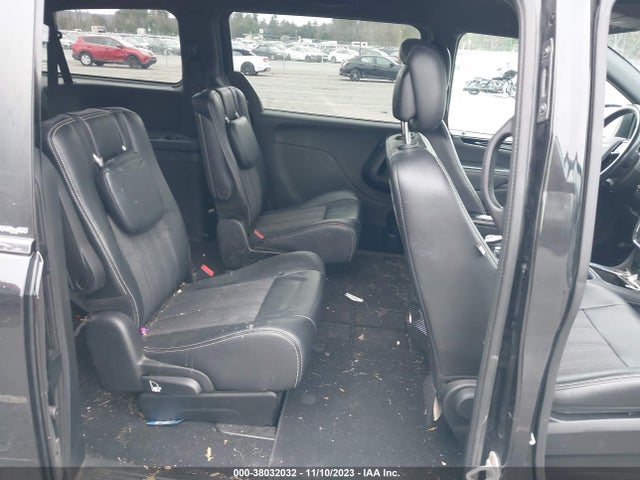 2C4RC1HG9ER109219 Chrysler Town & Country S