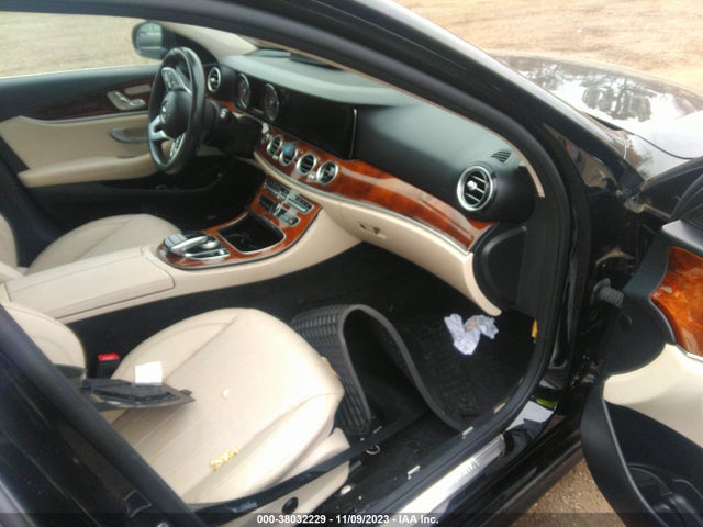 2019 MERCEDES-BENZ E 300 4MATIC VIN: WDDZF4KB4KA516182