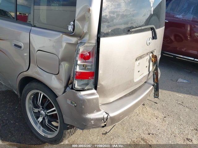 2005 SCION XB VIN: JTLKT334150170671