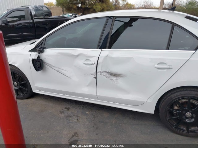 3VWD17AJ9EM320871 Volkswagen Jetta 1.8t Se