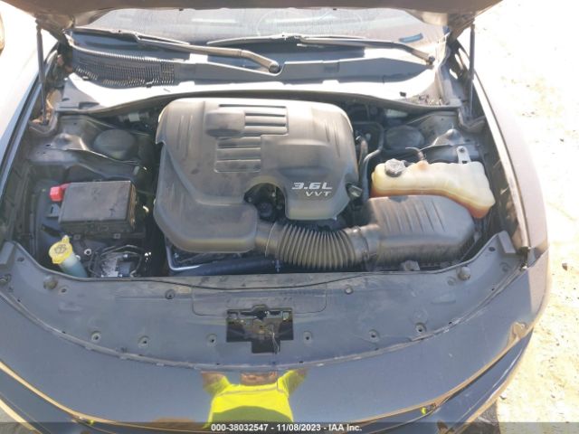 2C3CDXHG5JH295349 Dodge Charger Sxt Plus Rwd