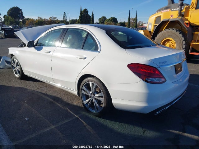 2017 MERCEDES-BENZ C 300 SPORT/LUXURY/ VIN: 55SWF4JB7HU217069