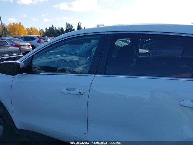 2018 KIA SPORTAGE LX VIN: KNDPM3AC9J7470016