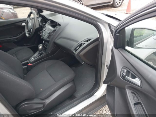 1FADP3F22JL252720 Ford FOCUS SE