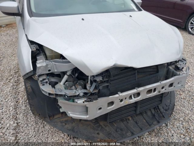 1FADP3F22JL252720 Ford FOCUS SE