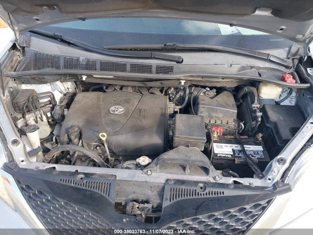 Toyota Sienna Xle 8 Passenger 2017 5TDYZ3DC4HS816099 Image 10