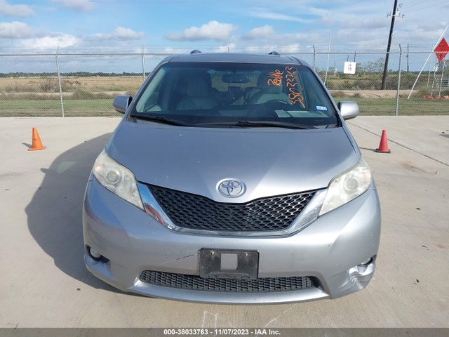 Toyota Sienna Xle 8 Passenger 2017 5TDYZ3DC4HS816099 Image 12