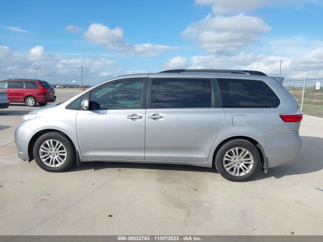 Toyota Sienna Xle 8 Passenger 2017 5TDYZ3DC4HS816099 Image 14