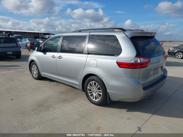 Toyota Sienna Xle 8 Passenger 2017 5TDYZ3DC4HS816099 Image 3