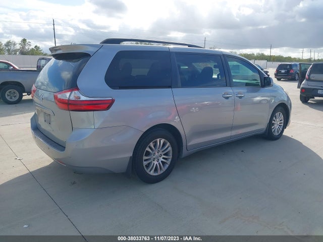 Toyota Sienna Xle 8 Passenger 2017 5TDYZ3DC4HS816099 Image 4