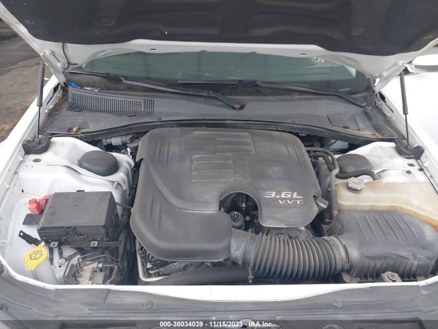 Chrysler 300 Limited 2019 2C3CCAEGXKH527921 Image 10