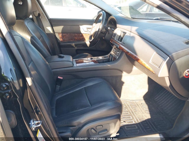 2010 JAGUAR XF SAJWA0GB1ALR55020 Photo 4