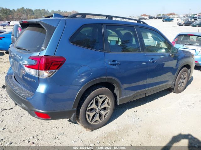 2022 SUBARU FORESTER JF2SKAEC5NH439412 Photo 3