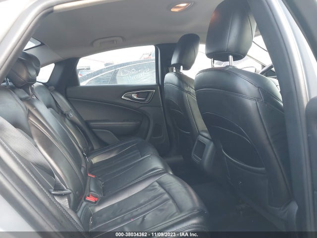 Chrysler 200 Limited Platinum 2017 1C3CCCAB4HN500719 Image 8