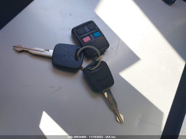 2003 FORD FOCUS SE/ZTW VIN: 1FAFP36303W136094