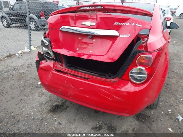 Chevrolet Sonic Ltz Auto 2015 1G1JE5SB3F4104638 Image 6