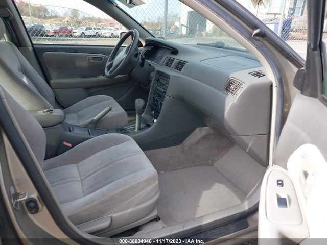 1999 Toyota Camry Le V6 მანქანა იყიდება აუქციონზე, vin: JT2BF22K9X0178686, აუქციონის ნომერი: 38034946
