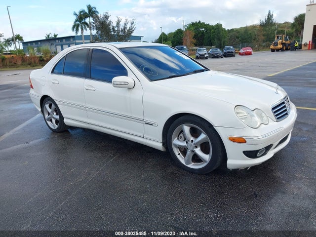 2006 MERCEDES-BENZ C-CLASS WDBRF52HX6A897707