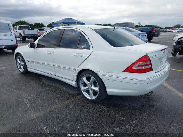 2006 MERCEDES-BENZ C-CLASS WDBRF52HX6A897707 Photo 2