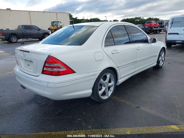 2006 MERCEDES-BENZ C-CLASS WDBRF52HX6A897707 Photo 3