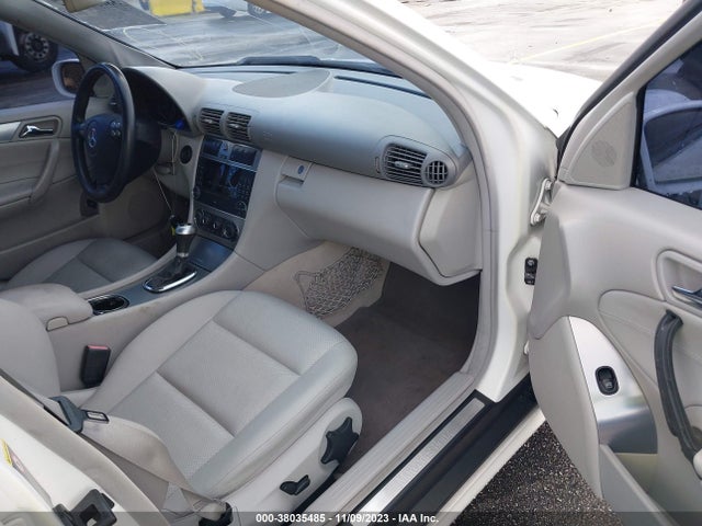 2006 MERCEDES-BENZ C-CLASS WDBRF52HX6A897707 Photo 4