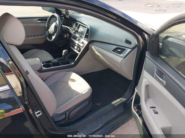 Hyundai SONATA SE 2019 5NPE24AF7KH735865 Image 5