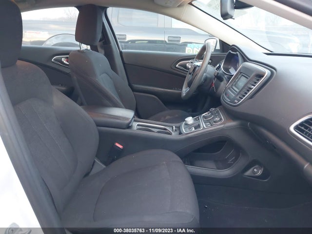 Chrysler 200 Limited 2015 1C3CCCAB0FN697305 Image 5