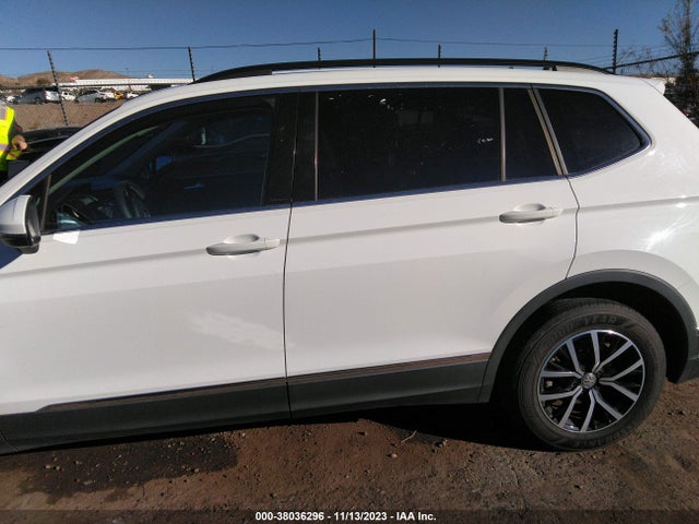 3VV2B7AXXMM045555 Volkswagen Tiguan Se/se R-line Black/sel