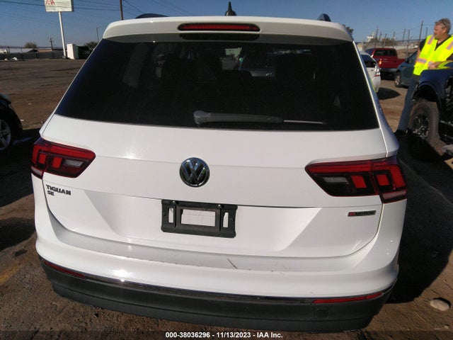 3VV2B7AXXMM045555 Volkswagen Tiguan Se/se R-line Black/sel