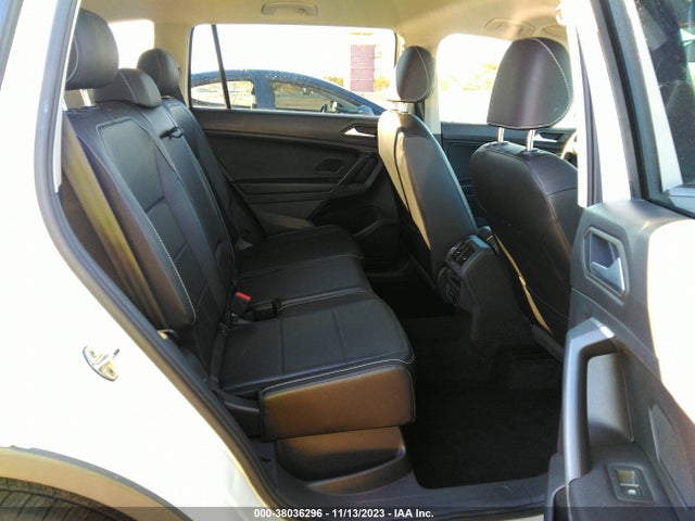 3VV2B7AXXMM045555 Volkswagen Tiguan Se/se R-line Black/sel