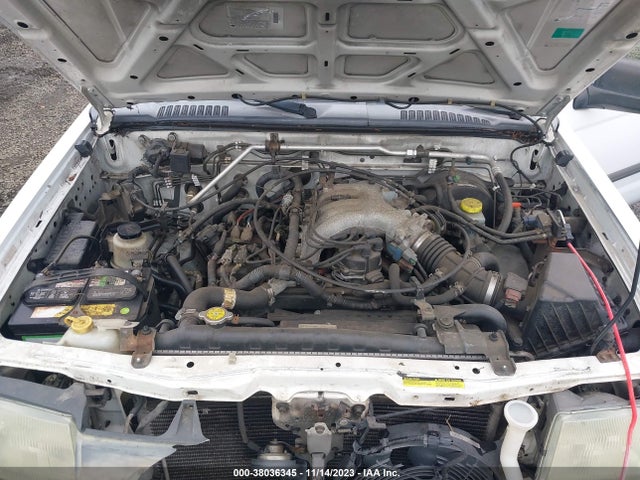 2001 NISSAN XTERRA SE VIN: 5N1ED28Y41C553276