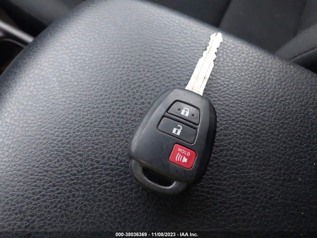 Toyota RAV4 LE 2018 JTMZFREV0JJ159255 Image 11