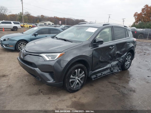 Toyota RAV4 LE 2018 JTMZFREV0JJ159255 Image 2
