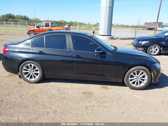 BMW 320i 2018 WBA8E1G50JNU92574 Image 13