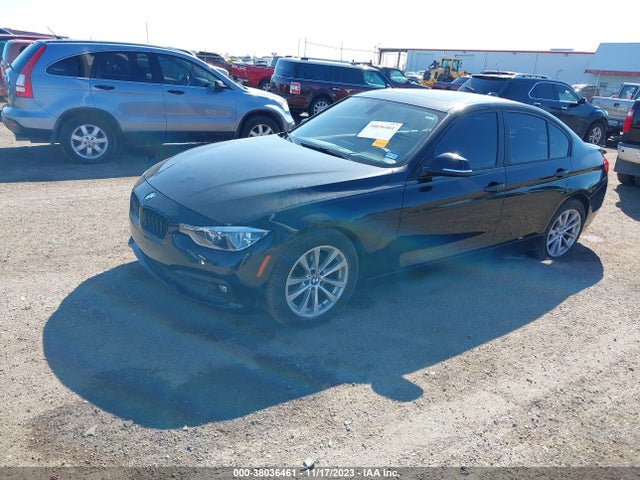 BMW 320i 2018 WBA8E1G50JNU92574 Image 2