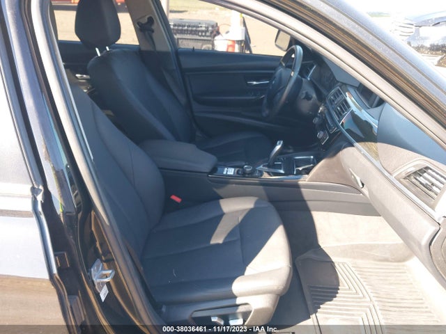 BMW 320i 2018 WBA8E1G50JNU92574 Image 5