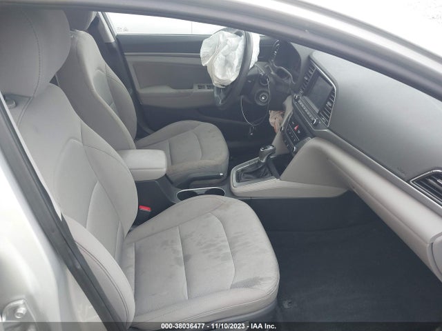2018 HYUNDAI ELANTRA SEL VIN: 5NPD84LF2JH213263