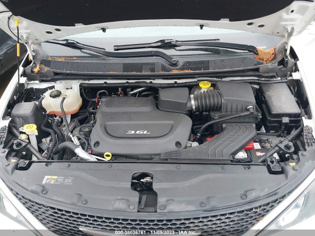 Chrysler Pacifica Limited 2017 2C4RC1GG8HR507673 Image 10