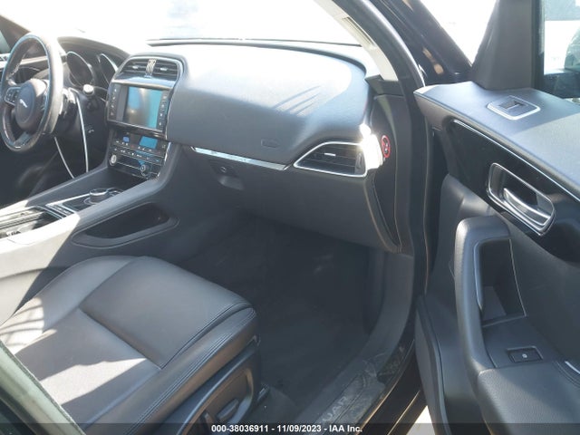 2018 JAGUAR F-PACE SADCJ2FX9JA267308 Photo 4