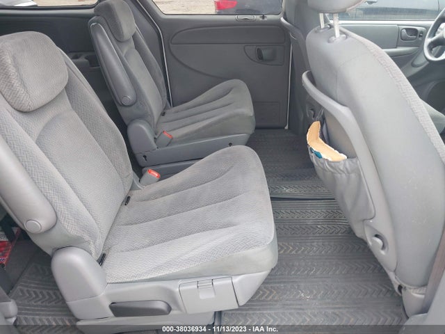 2005 CHRYSLER TOWN & COUNTRY LX VIN: 2C4GP44R55R558255