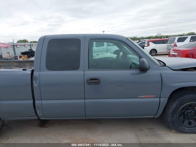 2002 CHEVROLET SILVERADO 1500 LS VIN: 2GCEC19TX21209818